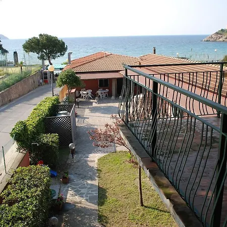Elbamar Procchio Aparthotel 4*