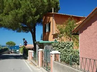 Elbamar Procchio Aparthotel 4*