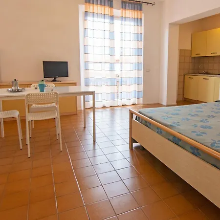 アパートホテル Elbamar